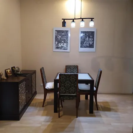 Three Bedroom Stepana Bandery Street Riwne Zimmer foto