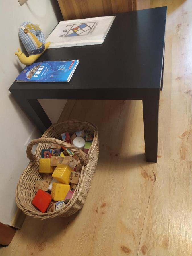 Three Bedroom Stepana Bandery Street Apartment Riwne