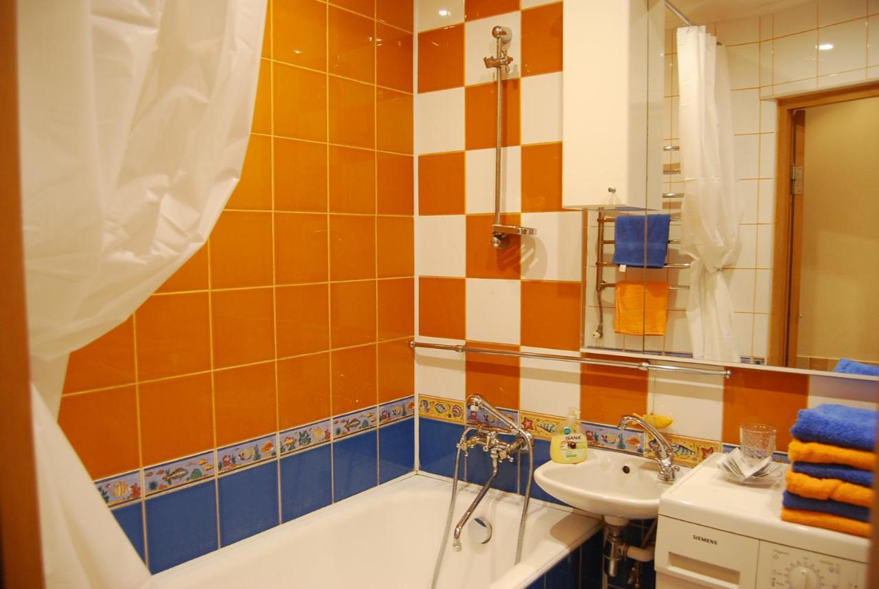 Apartment Three Bedroom Stepana Bandery Street *